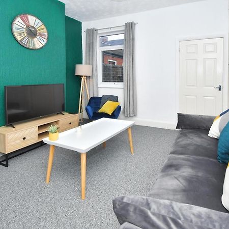 The Yellow Door By Avenew Management Serviced Accommodation Stoke-on-Trent Exterior foto