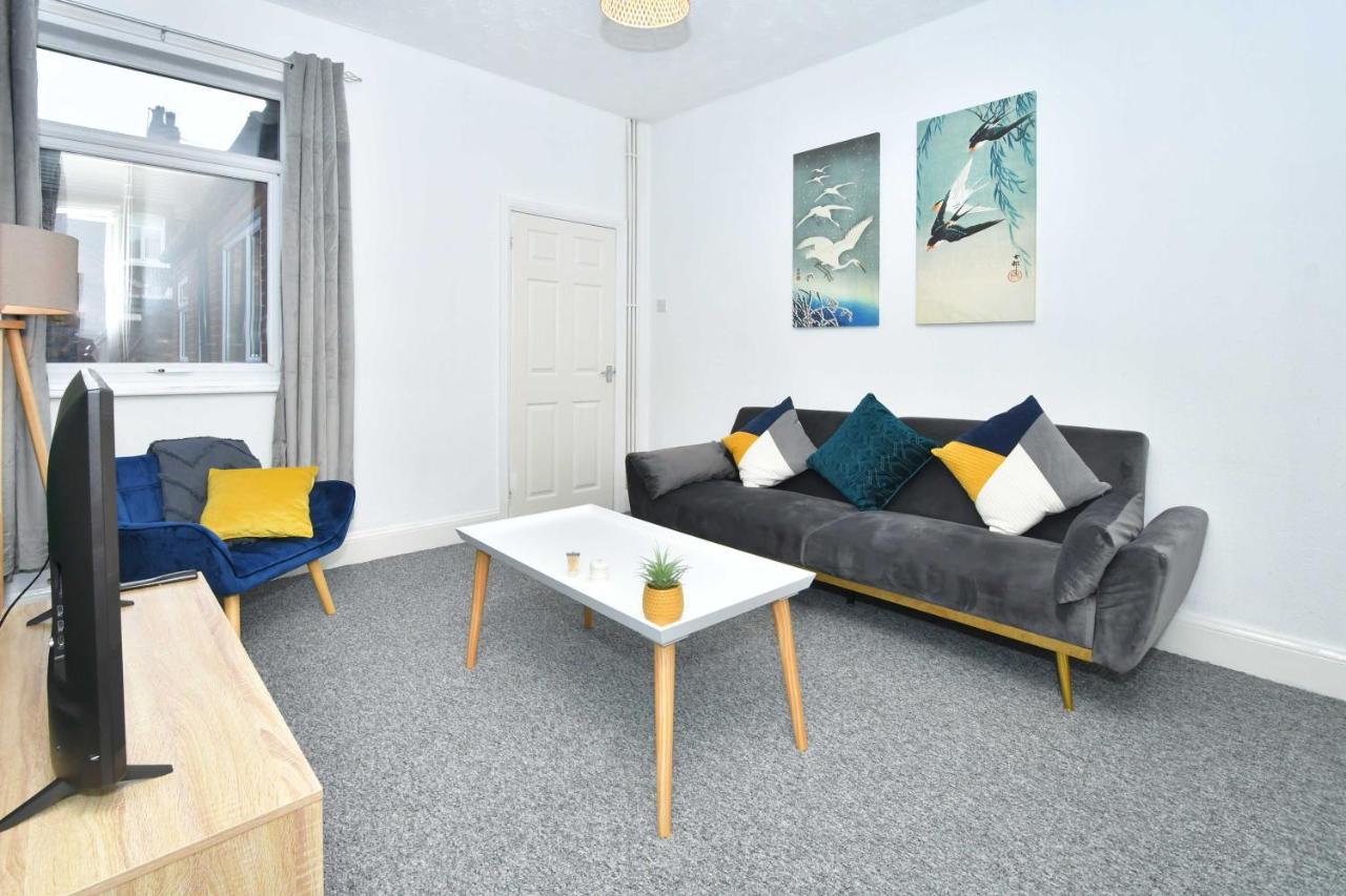 The Yellow Door By Avenew Management Serviced Accommodation Stoke-on-Trent Exterior foto