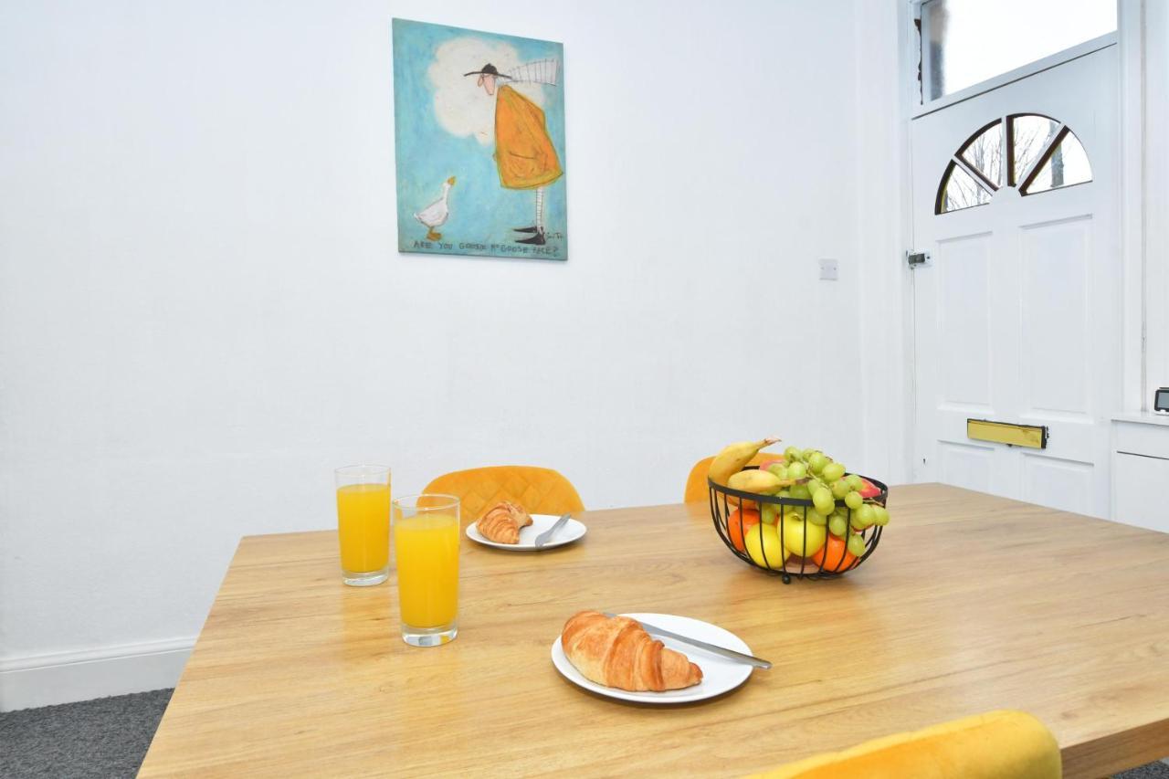 The Yellow Door By Avenew Management Serviced Accommodation Stoke-on-Trent Exterior foto