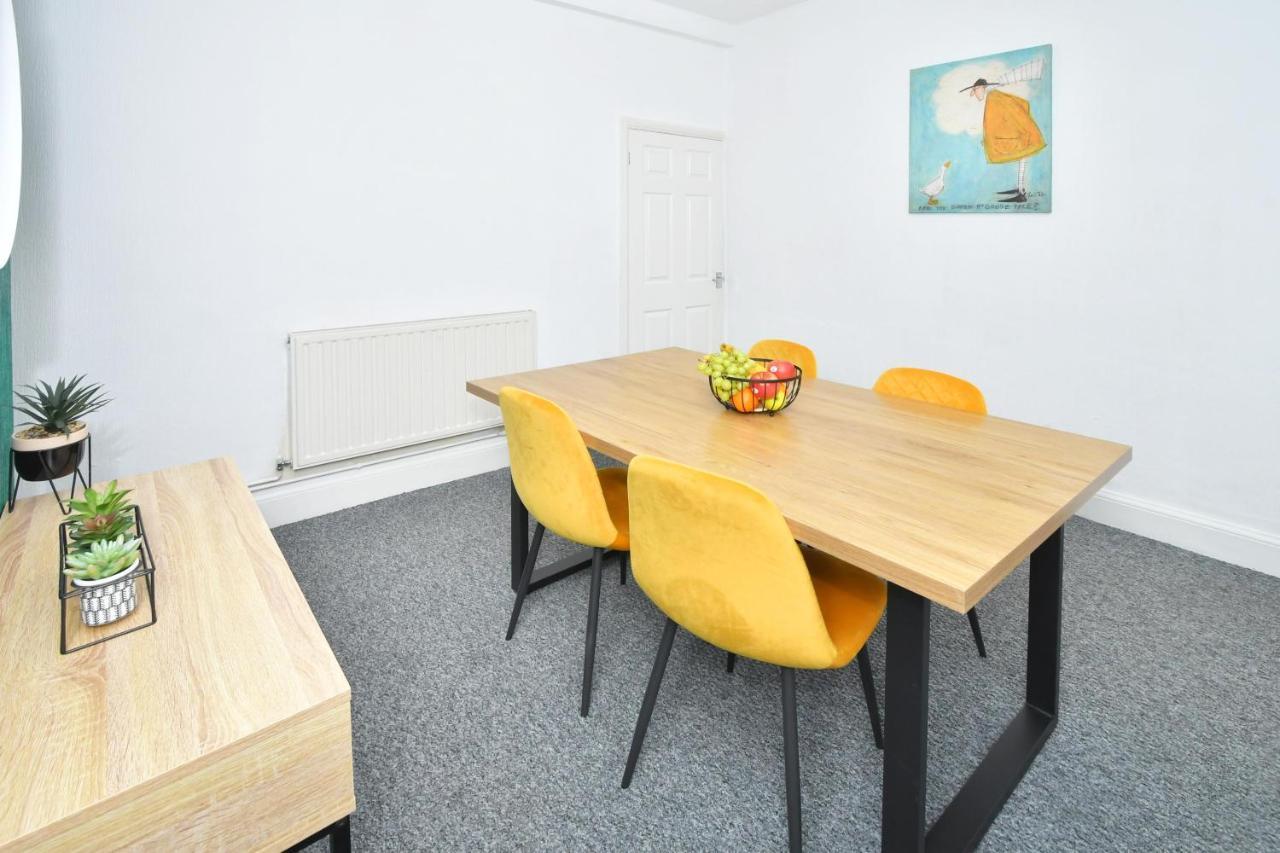 The Yellow Door By Avenew Management Serviced Accommodation Stoke-on-Trent Exterior foto