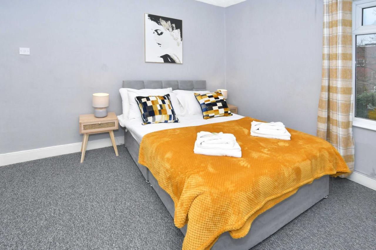 The Yellow Door By Avenew Management Serviced Accommodation Stoke-on-Trent Exterior foto